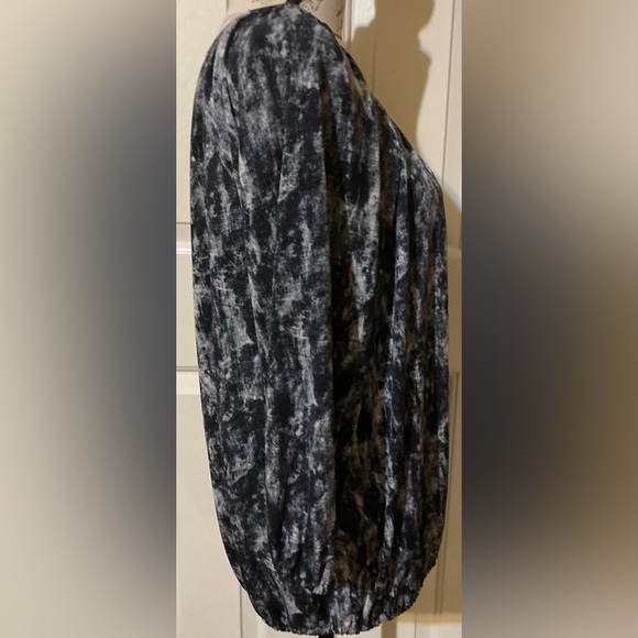 NWOT Ladies Size M Michael Kors Blouse - Picture 3 of 13